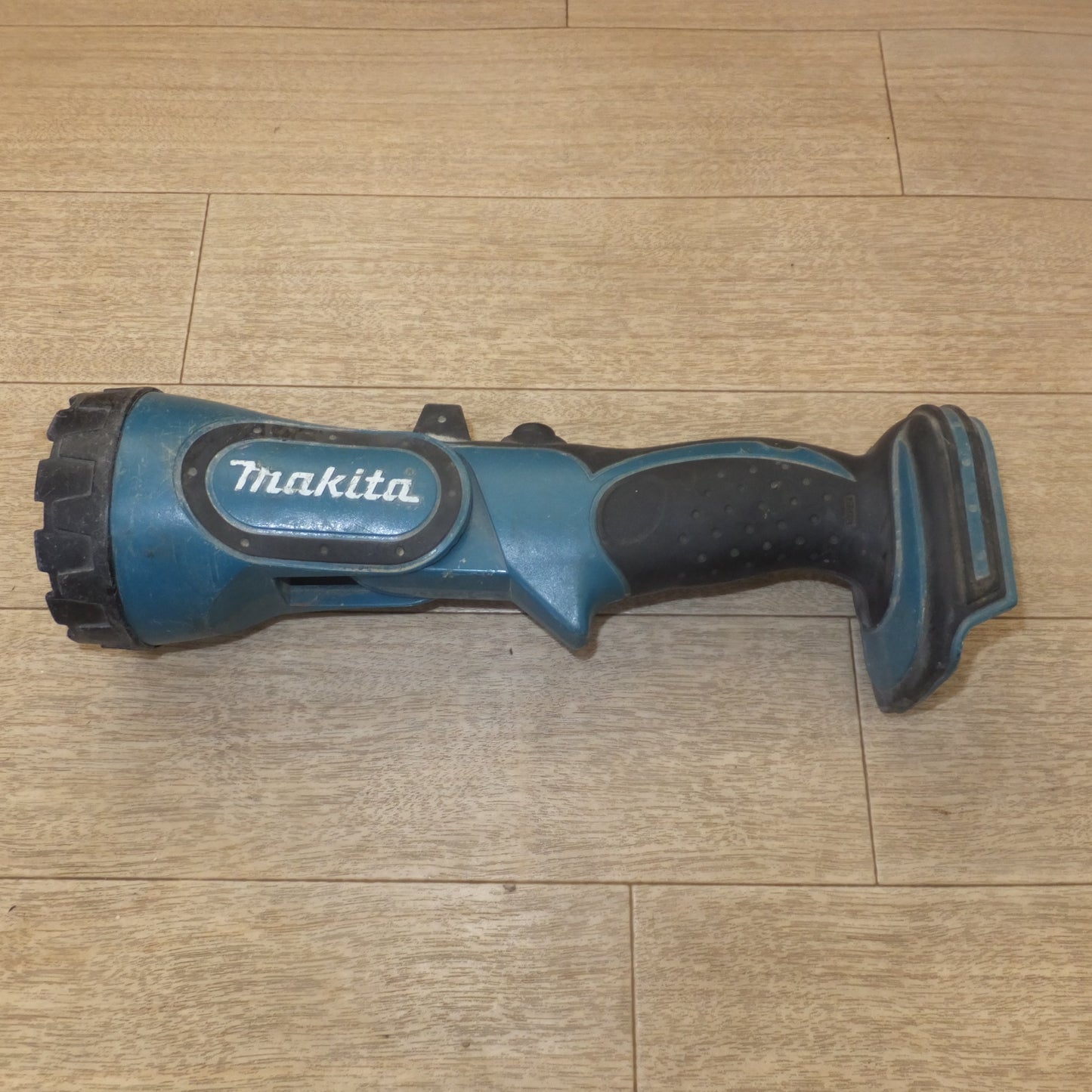 [送料無料] ジャンク★マキタ 日立 松下電工 DEWALT　各種 ライト 2点　充電器 2点　バッテリ 7点　充電式工具 計 11点 セット★