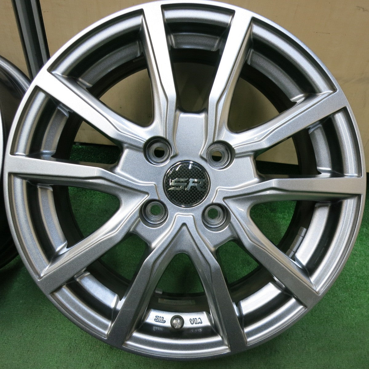 [送料無料] キレイ★STRANGER ストレンジャー ホイール 15インチ 15×6J PCD100/4H★5011706SYホ