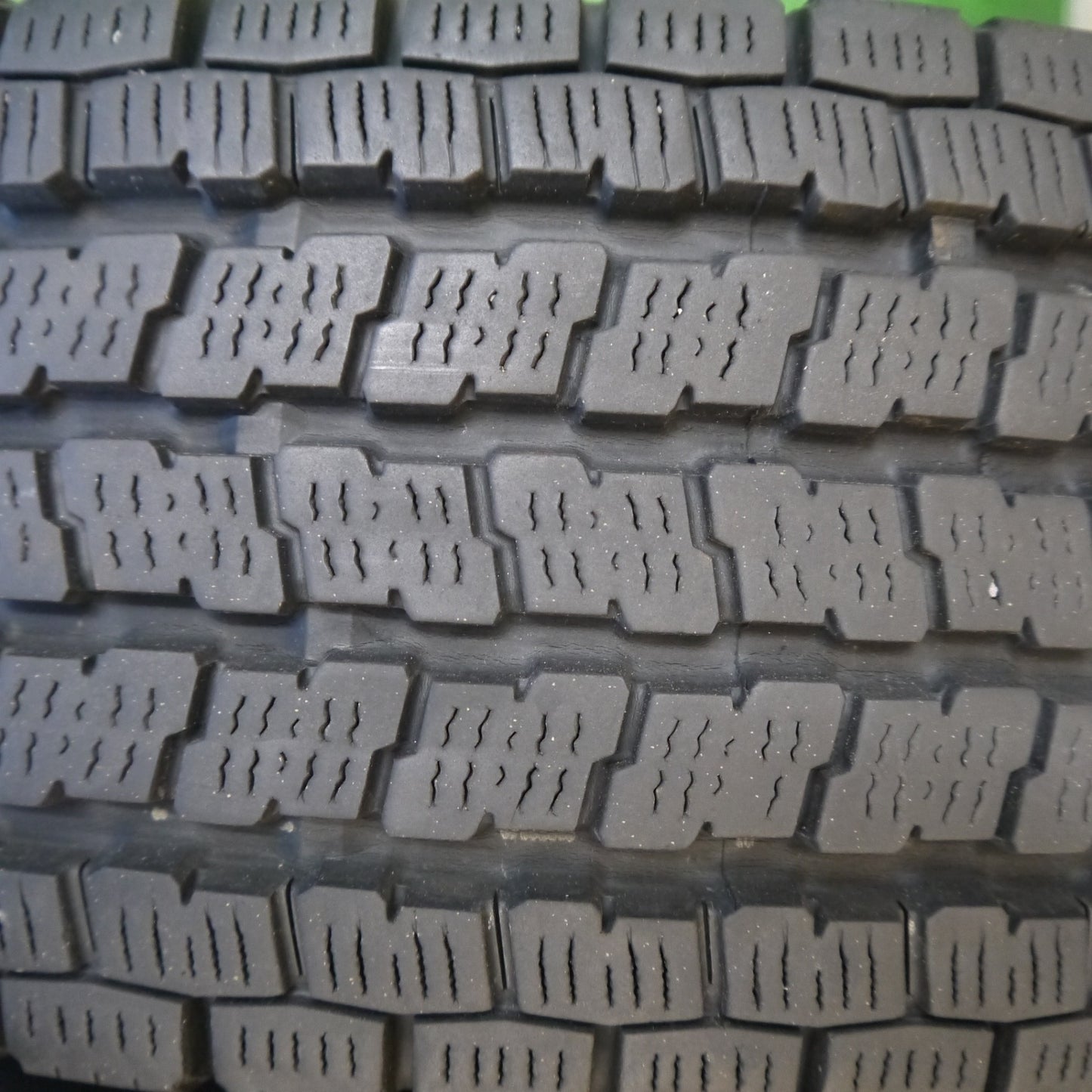 バリ溝！8.5分★トヨタ 100系 ハイエース 純正 メッキ 195/80R15 107/105L スタッドレス ヨコハマ アイスガード iG91 15インチ PCD139.7/6H★6060804Hス