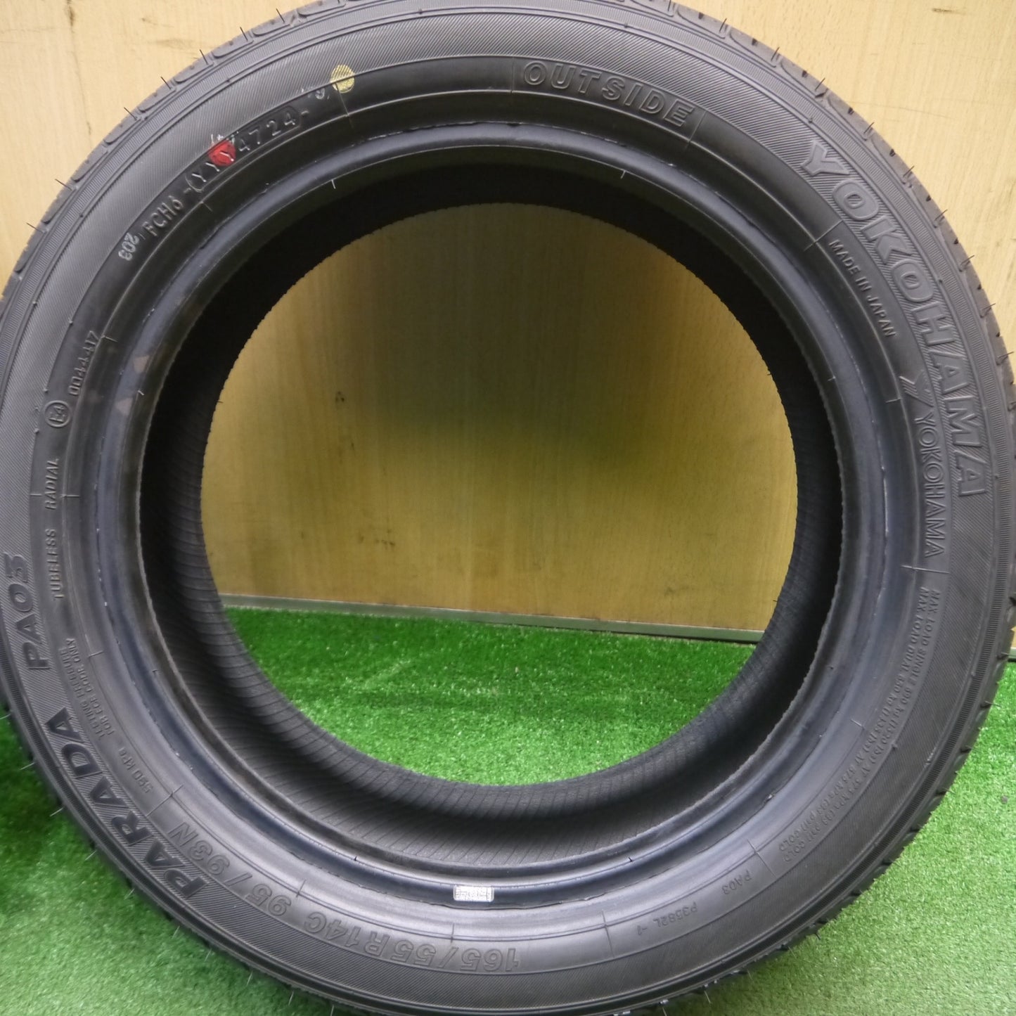 [送料無料] 新車外し！24年★165/55R14C 95/93N ヨコハマ PARADA PA03 タイヤ 14インチ 軽バン 軽トラ ハイゼット エブリイ アトレー N-VAN等★5022608Hノタ