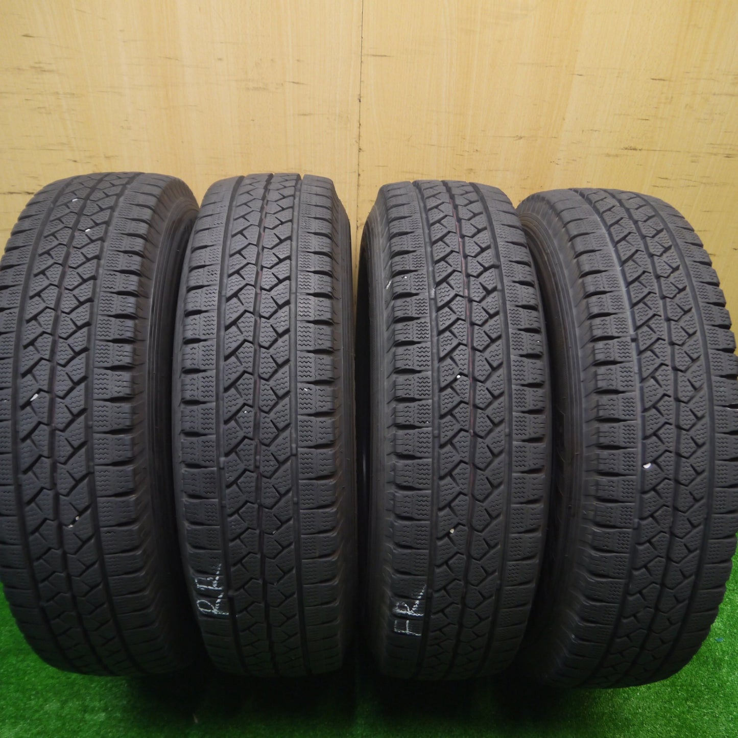 *送料無料* バリ溝！9分★トヨタ ハイエース 純正 スチール 195/80R15 107/105L スタッドレス ブリヂストン ブリザック VL1 PCD139.7/6H★4080603Hス