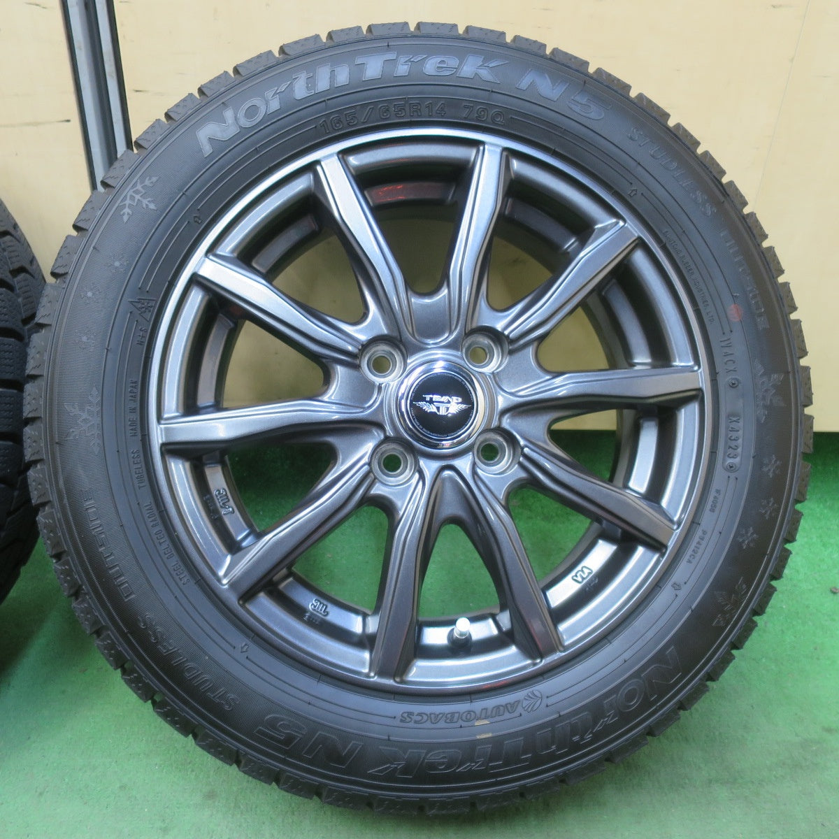 バリ溝！23年！キレイ！ほぼ10分★スタッドレス 165/65R14 オートバックス ノーストレック N5 TEAD テッド 14インチ PCD100/4H★5122012イス