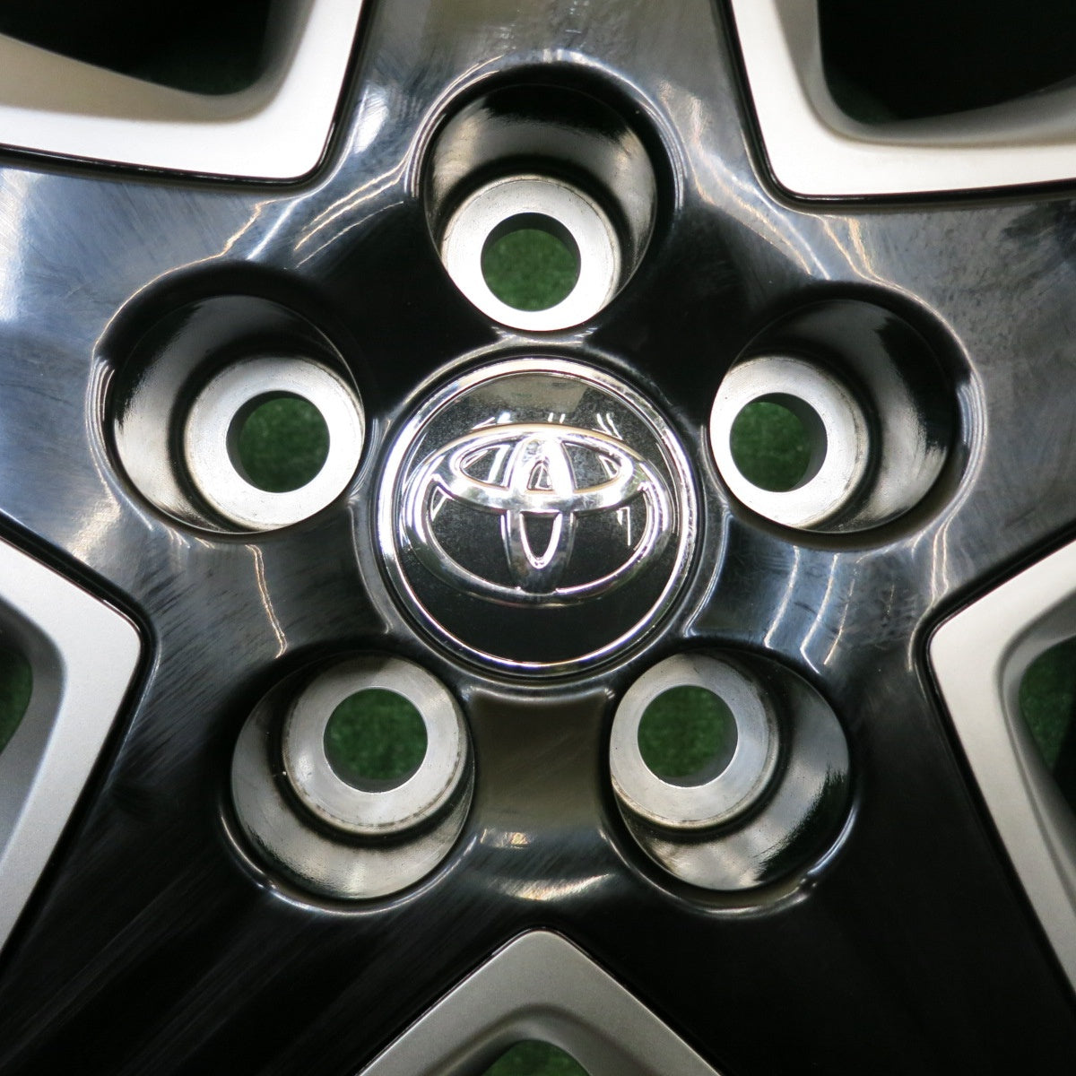 新車外し！付属品付き★トヨタ 50系 プリウス ツーリング 純正 ホイール 17インチ 17×7J PCD100/5H★5110607HAホ