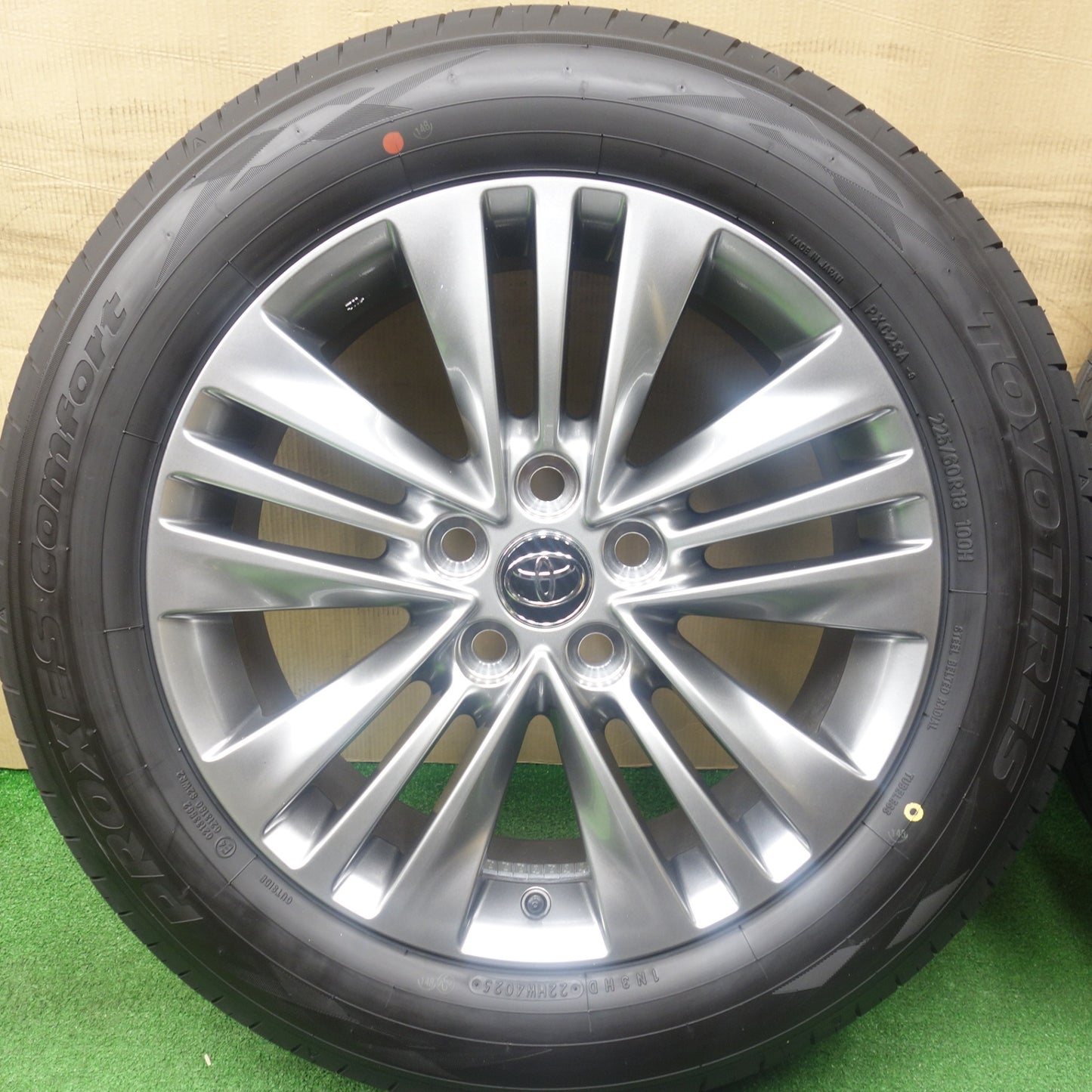 新車外し！25年★トヨタ 40系 アルファード ヴェルファイア 純正 225/60R18 トーヨー プロクセス Comfort コンフォート 18インチ PCD120/5H★6013003KTノ
