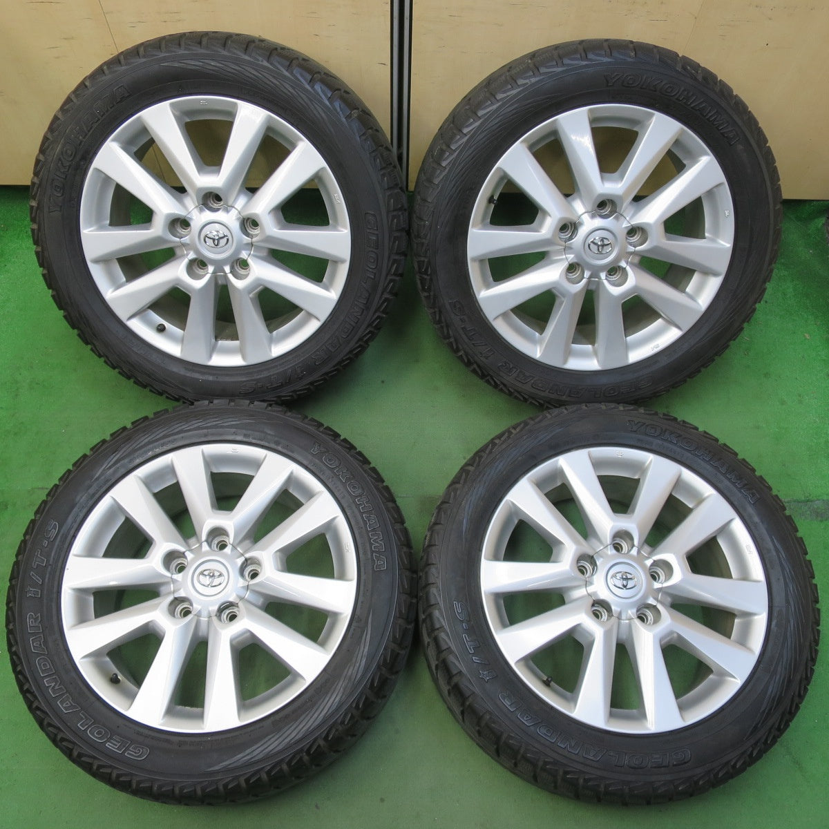 バリ溝！キレイ！9分★トヨタ ランクル 200系 ZX 後期 純正 275/50R20 スタッドレス ヨコハマ ジオランダー i/T-S 20インチ PCD150/5H★5071801イス