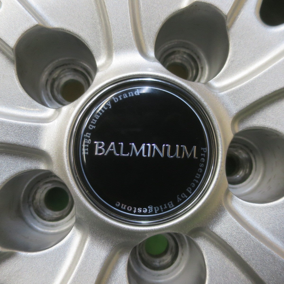 バリ溝！23年！キレイ！9.5分◎インプレッサ 等 205/55R16 スタッドレス トーヨー オブザーブ GIZ2 BALMINUM KR10 バルミナ 16インチ PCD100/5H◎6101306イス