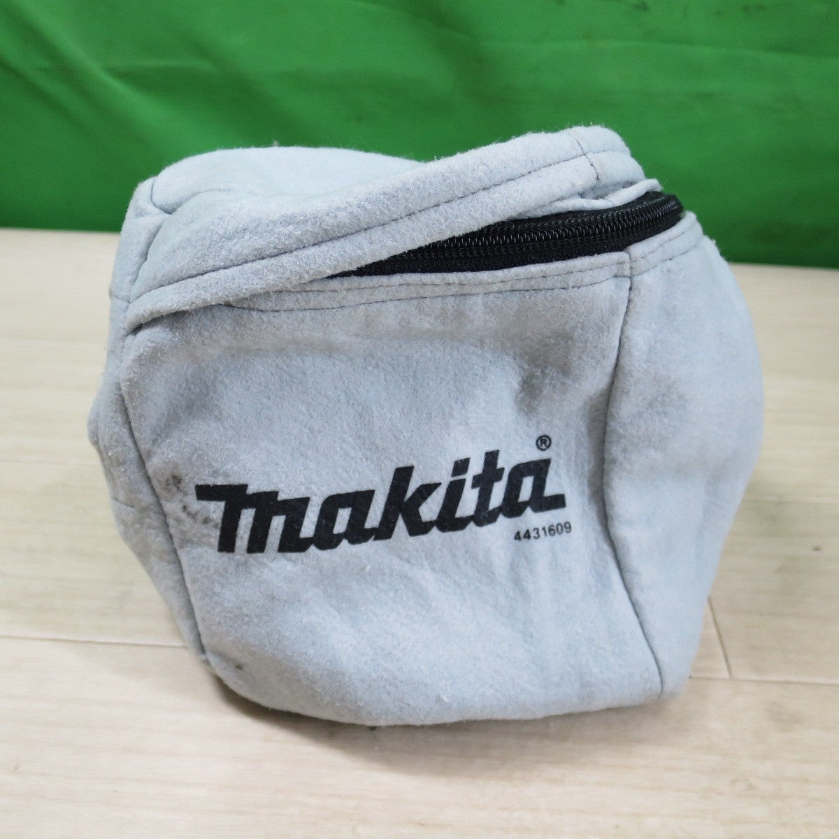 [送料無料] ☆マキタ 充電式 小型 集じん機 14.4V VC340D 充電器 付き makita 電動 工具☆