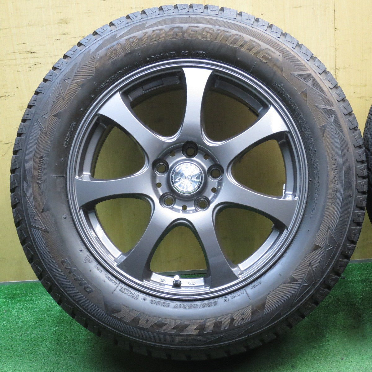 バリ溝！キレイ！9分★スタッドレス 225/65R17 ブリヂストン ブリザック DM-V2 ZACK JP-107 MONZA ザック モンツァ 17インチ PCD114.3/5H★5062101NJス