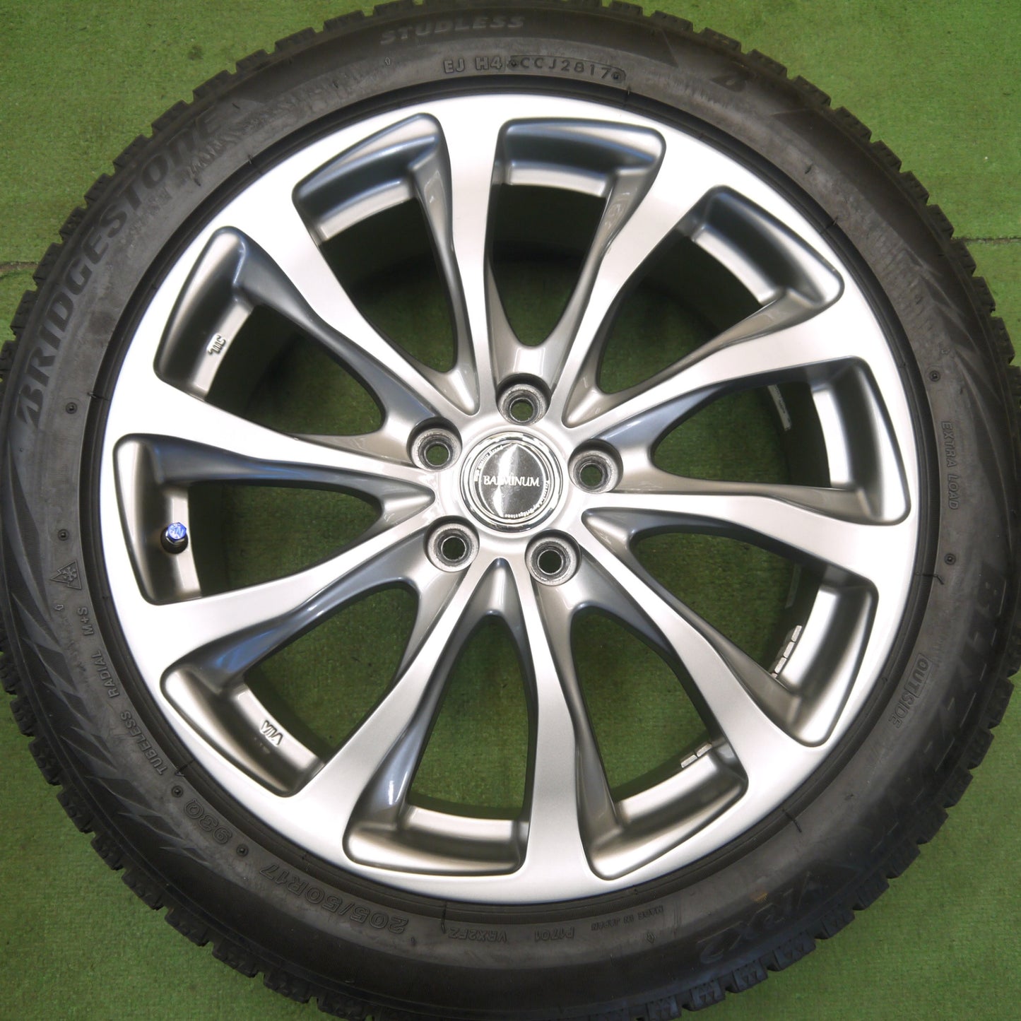 バリ溝！キレイ！9分◎インプレッサ 等 205/50R17 スタッドレス ブリヂストン ブリザック VRX2 BALMINUM TR10 バルミナ 17インチ PCD100/5H◎6070101Hス