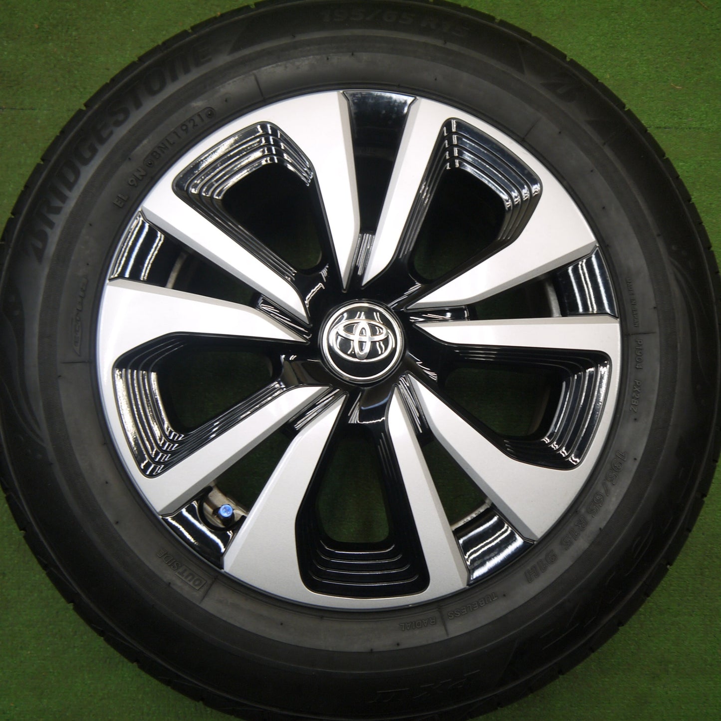 バリ溝！キレイ！9.5分以上★トヨタ 50系 プリウス PHV 純正 195/65R15 ブリヂストン プレイズ PX2 15インチ PCD100/5H★6012606Hノ