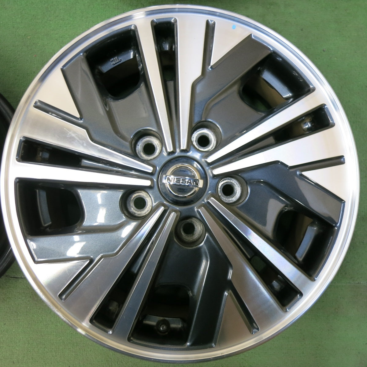 キレイ★日産 C27 セレナ 純正 ホイール 15インチ 15×5.5J PCD114.3/5H★5051312SYホ