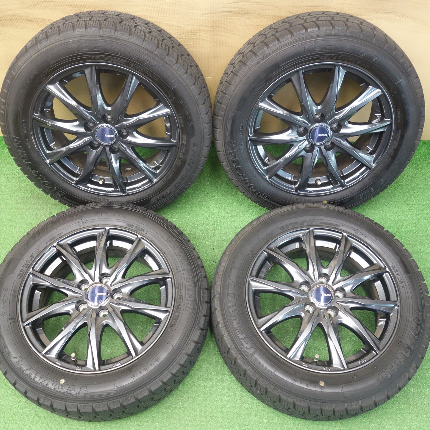 バリ溝！23年！キレイ！ほぼ10分◎シエンタ 等 185/60R15 スタッドレス グッドイヤー アイスナビ7 D.O.S. DOS 15インチ PCD100/5H◎6060103KTス
