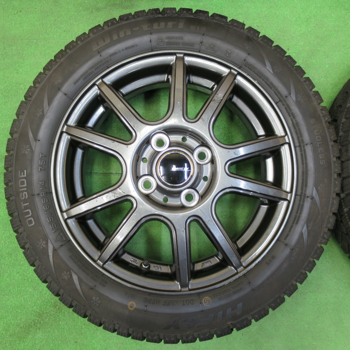 *送料無料* 超バリ溝！22年！キレイ！ほぼ10分★スタッドレス 155/65R14 ハイフライ Win-turi 212 EMBELY 14インチ PCD100/4H★4060510イス
