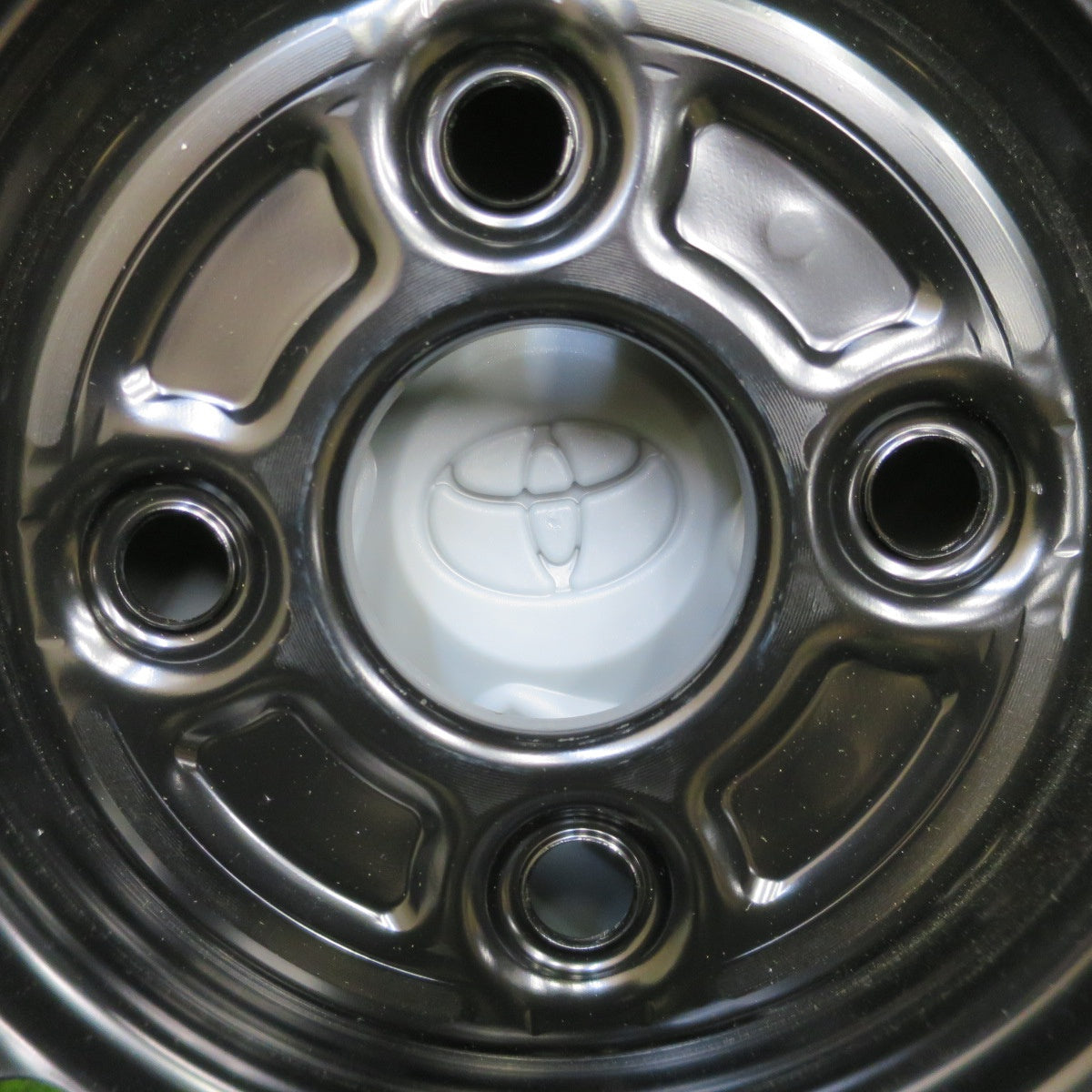 新車外し★トヨタ ヤリス 純正 スチール ホイール 14インチ 14×5.5J PCD100/4H★6060102NGホ