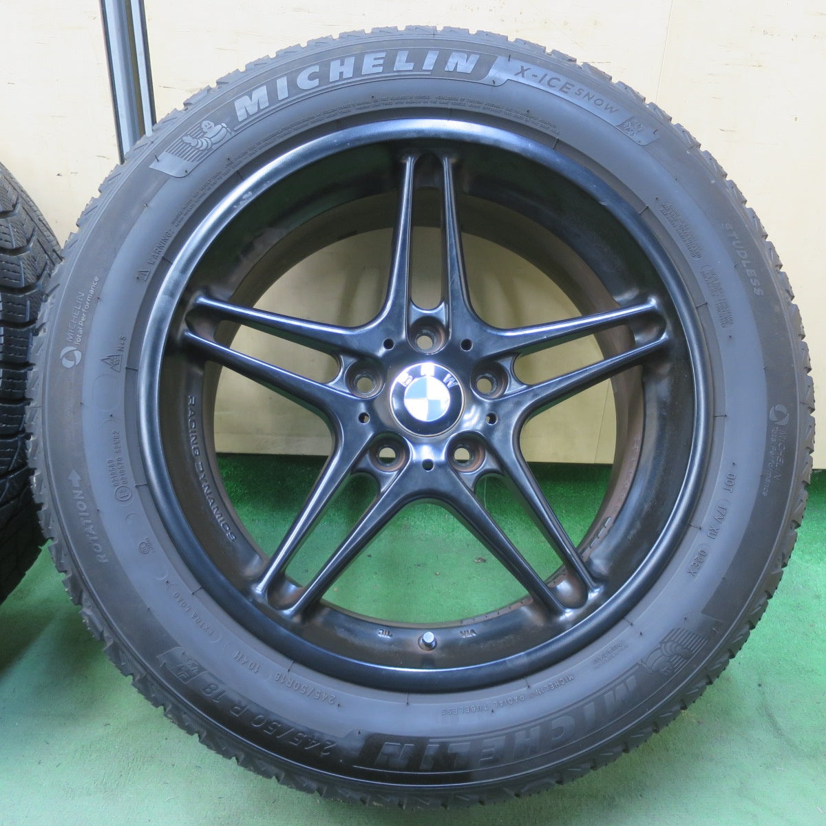 バリ溝！24年！8.5分◎BMW 等 RACING DYNAMICS 245/50R18 スタッドレス ミシュラン X-ICE SNOW レーシング ダイナミックス 18インチ PCD120/5H◎6061202イス