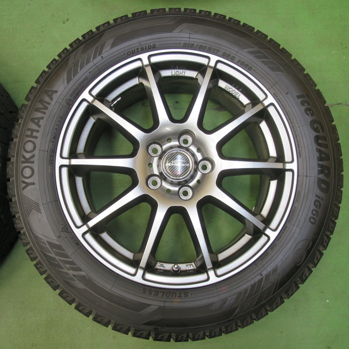 バリ溝！23年！キレイ！9.5分以上★スタッドレス 215/60R17 ヨコハマ アイスガード iG60 SCHNEIDER シュナイダー 17インチ PCD114.3/5H★5120203イス