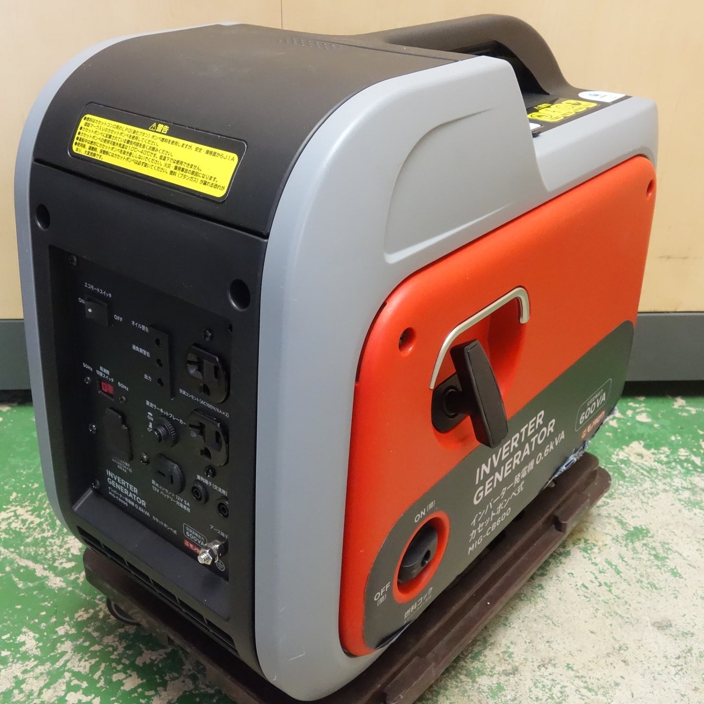 [送料無料] ☆モノタロウ カセット ボンベ式 インバーター 発電機 0.6kVA MIG-CB600 交流定格出力 600VA☆