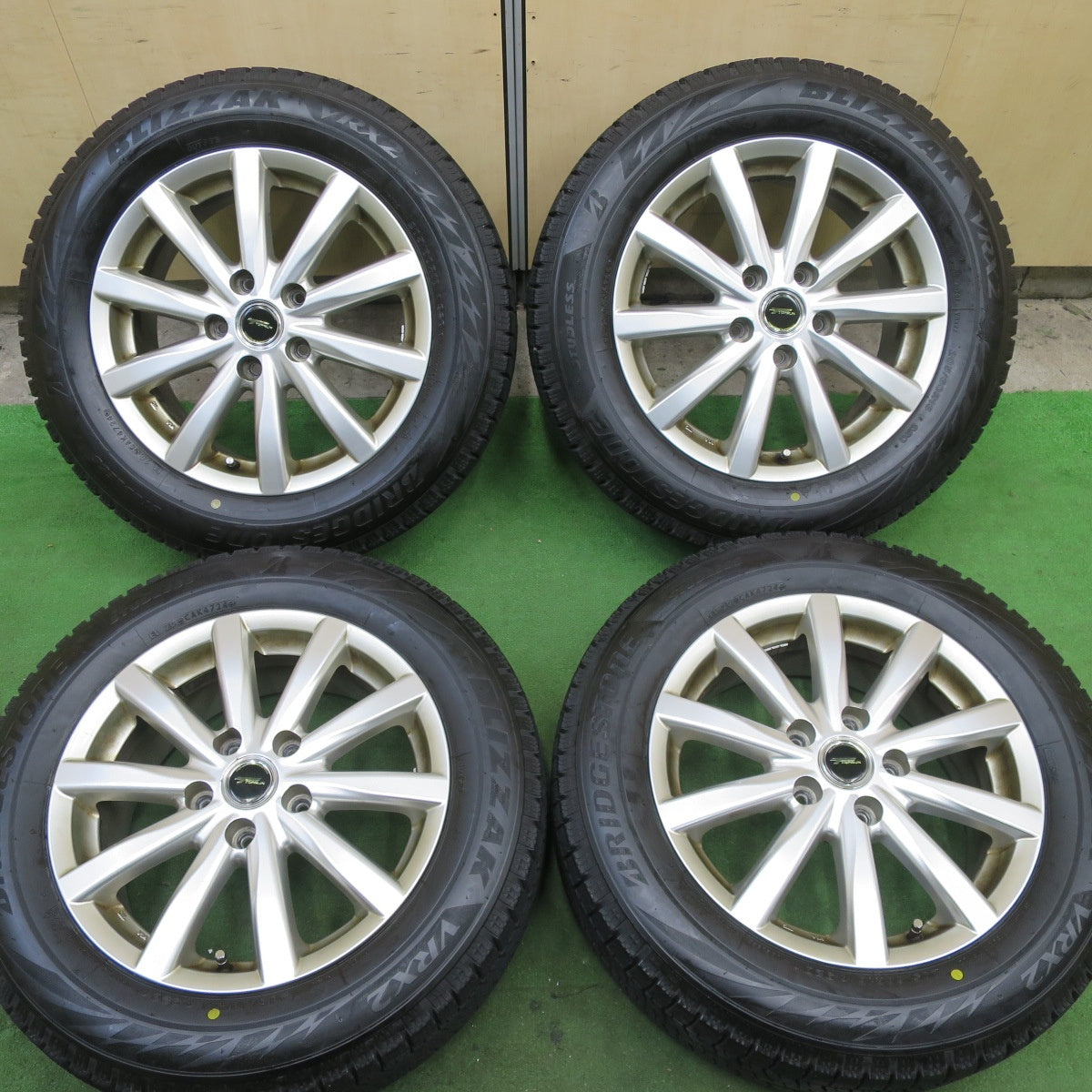 バリ溝！24年！9.5分★スタッドレス 205/60R16 ブリヂストン ブリザック VRX2 TOPRUN トップラン 16インチ PCD114.3/5H★5112506TTス