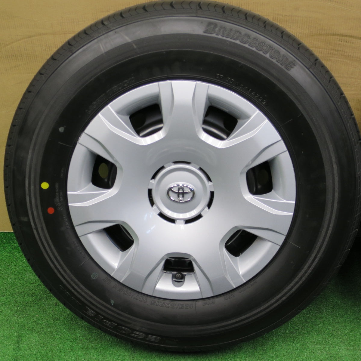 新車外し！22年★トヨタ 200系 ハイエース 純正 スチール 195/80R15 107/105N ブリヂストン エコピア RD613 15インチ PCD139.7/6H★6012203NKノ
