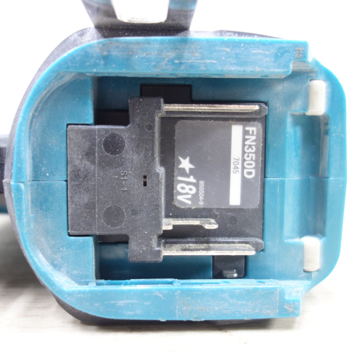 [送料無料] ◆マキタ 35mm 充電式 面木釘打 FN350 18V 釘打ち機 電動 工具 コードレス 仕上げ DIY Makita◆
