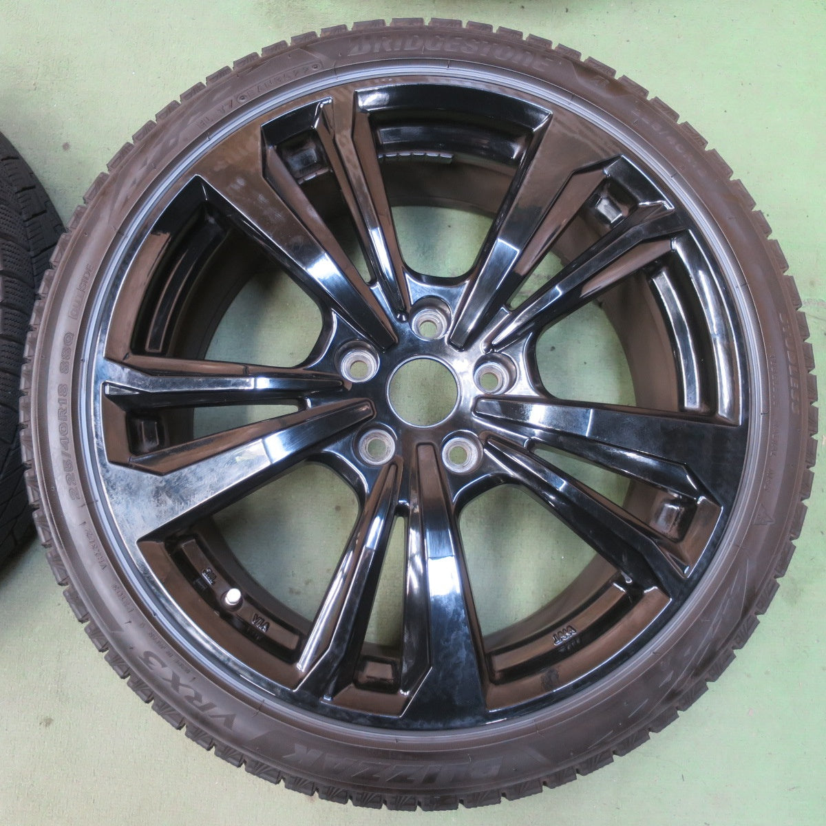 バリ溝！22年！9.5分◎BMW 等 smartline 365 225/40R18 スタッドレス ブリヂストン ブリザック VRX3 スマートライン 18インチ PCD112/5H◎6072608イス