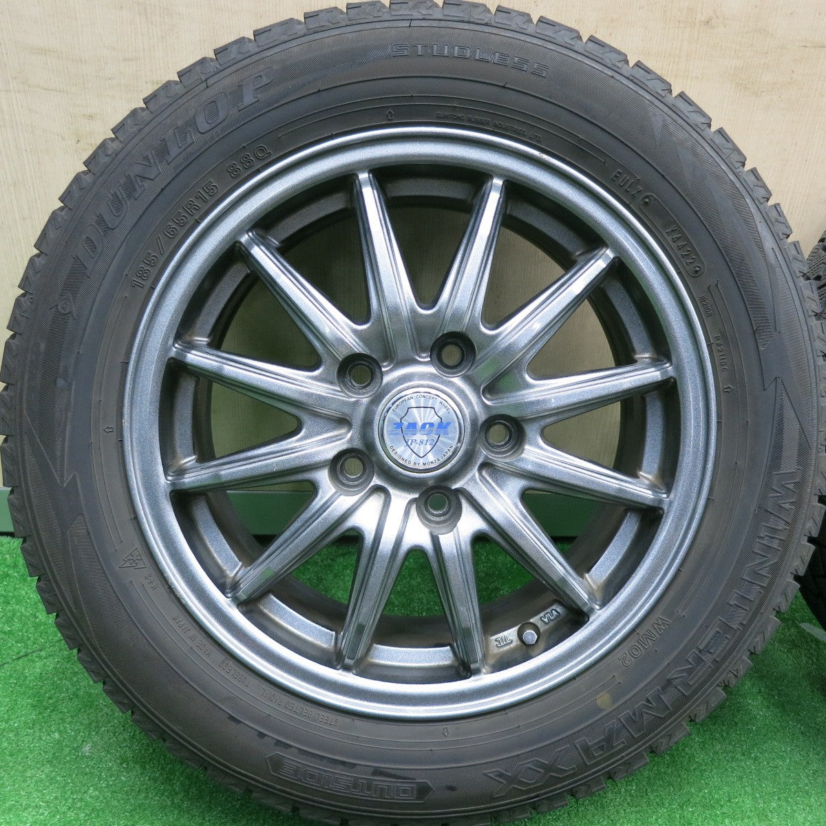 [送料無料] バリ溝！22年！8.5分★スタッドレス 185/65R15 ダンロップ ウインターマックス WM02 ZACK JP-812 MONZA 15インチ PCD114.3/5H★4123101HAス