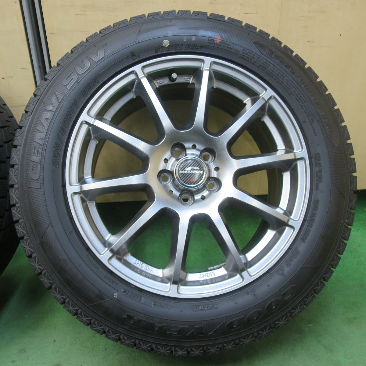 バリ溝！9.5分以上★フォレスター 等 225/60R17 スタッドレス グッドイヤー アイスナビ SUV SCHNEIDER シュナイダー 17インチ PCD100/5H★6021404イス