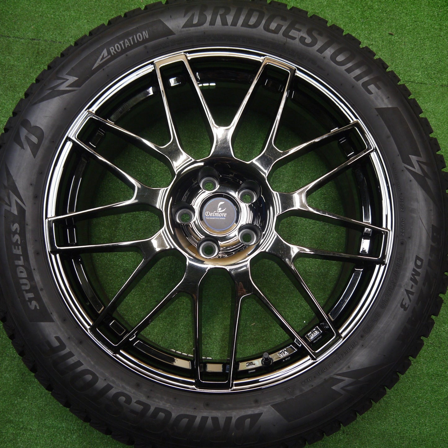センサー付！バリ溝！24年！キレイ！9.5分以上★レクサス 等 235/55R20 スタッドレス ブリヂストン ブリザック DM-V3 Delmore デルモア 20インチ PCD114.3/5H★5103106Hス