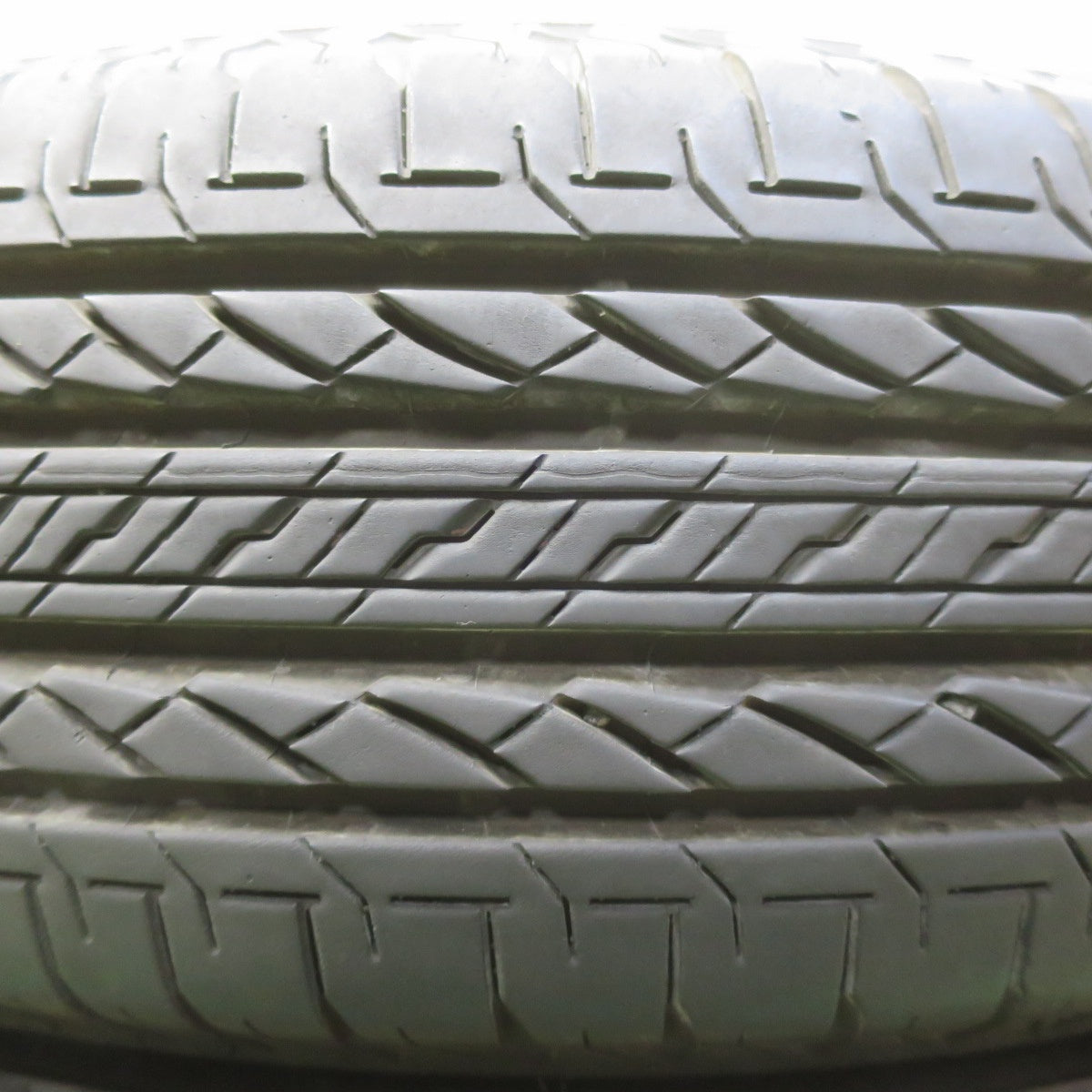 バリ溝！25年！9.5分◎195/80R15 ブリヂストン デューラー H/L 852 DUELER タイヤ 15インチ ジムニー シエラ ジムニー ノマド 等◎6082803イノタ