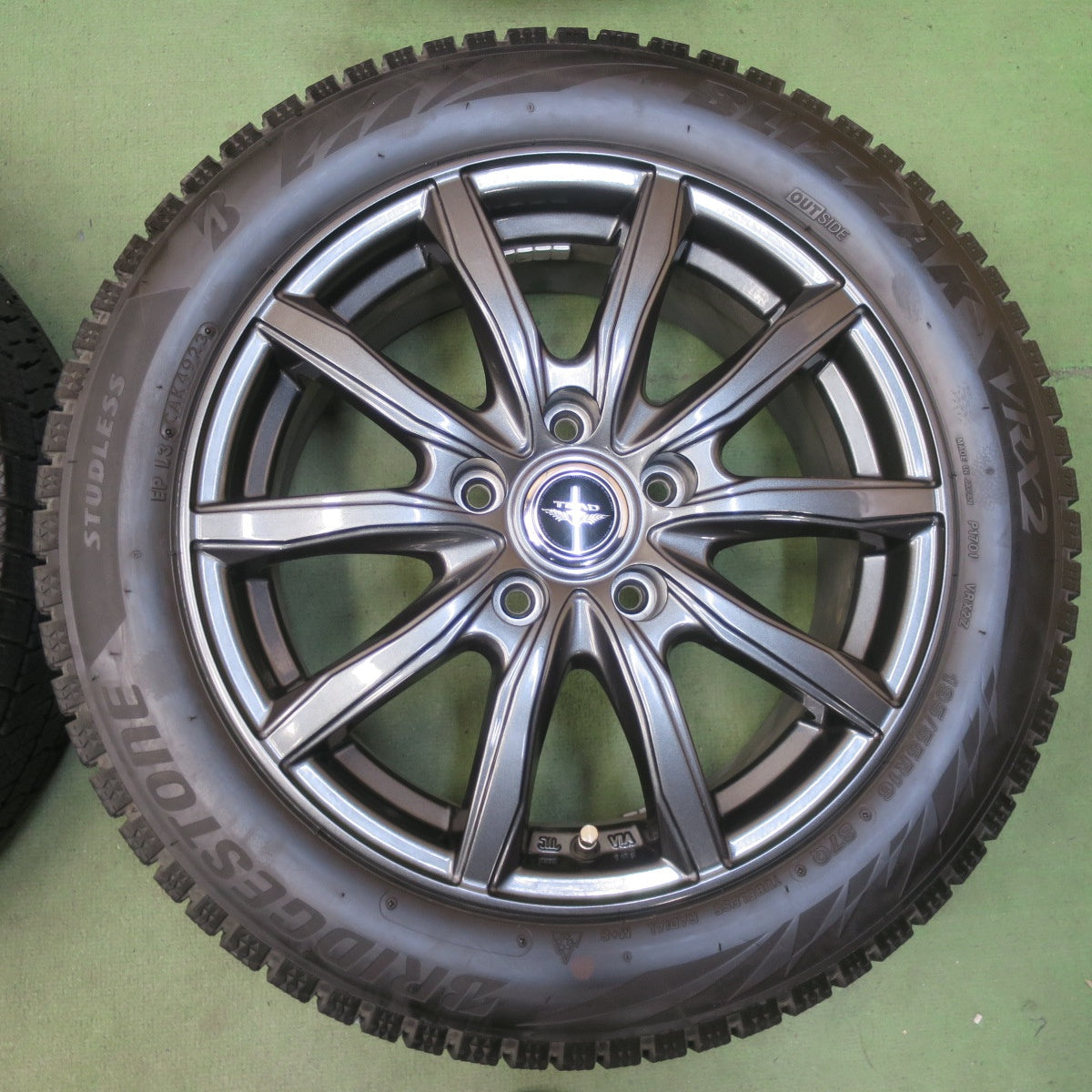 バリ溝！23年！キレイ！9.5分◎スタッドレス 195/55R16 ブリヂストン ブリザック VRX2 TEAD テッド 16インチ PCD114.3/5H◎6101305イス