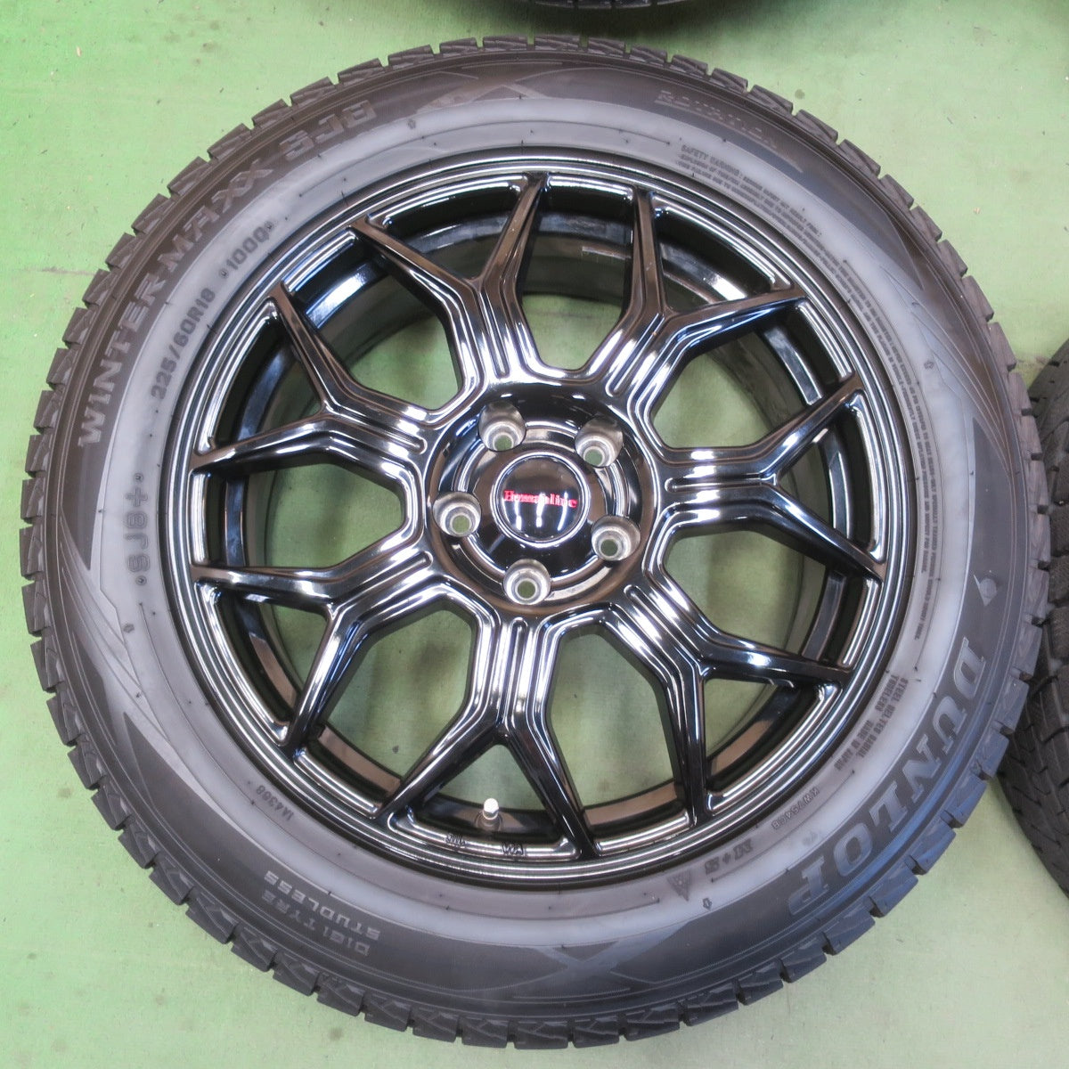 バリ溝！22年！キレイ！ほぼ10分★スタッドレス 225/60R18 ダンロップ ウインターマックス SJ8 SJ8+ Humanline HS-10M ヒューマンライン 18インチ PCD114.3/5H★6042508イス