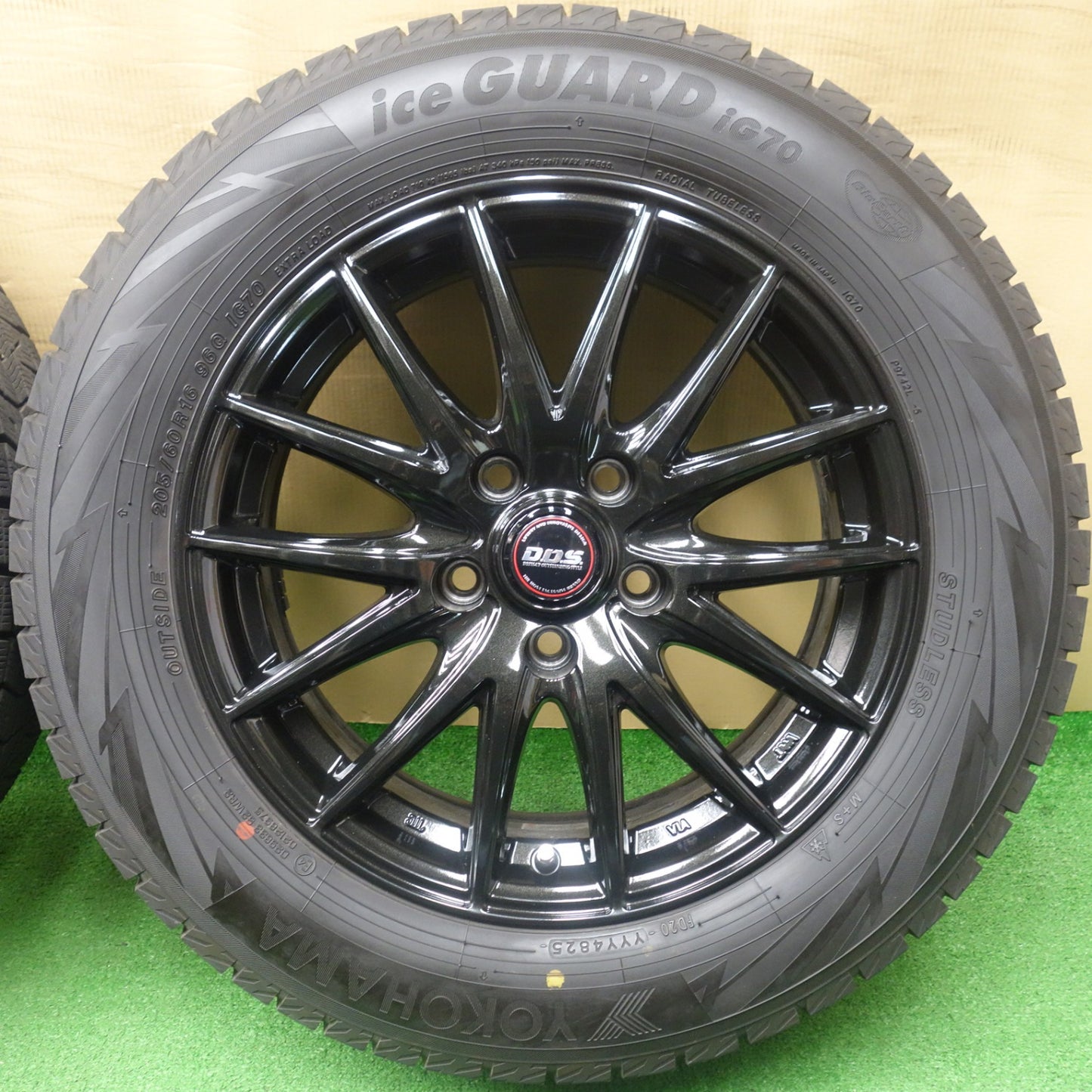 バリ溝！25年！キレイ！ほぼ10分◎スタッドレス 205/60R16 ヨコハマ アイスガード iG70 D.O.S. DOS 16インチ PCD114.3/5H◎6062801KTス