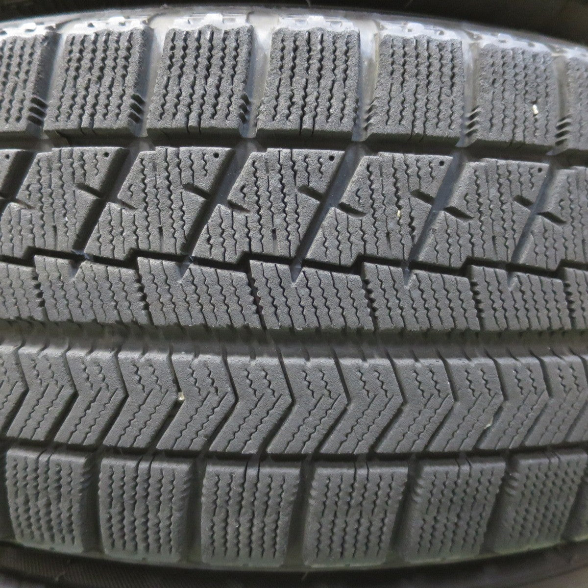 4本価格★トヨタ アイシス 純正 スチール 195/65R15 スタッドレス ブリヂストン ブリザック VRX 15インチ PCD114.3/5H★6042706イス