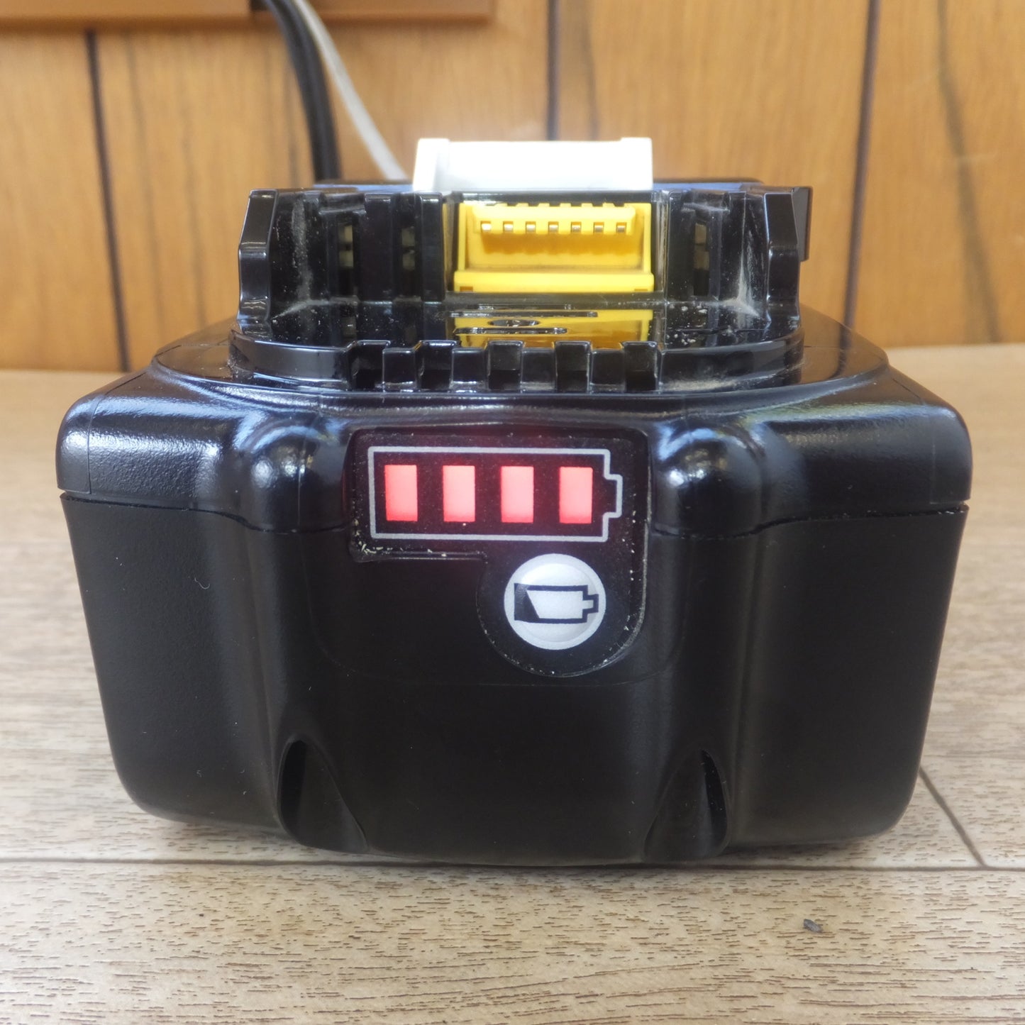 [送料無料] 美品★マキタ makita バッテリ BL1830B　DC18V 3.0Ah 54Wh　Li-ion 20(1)★