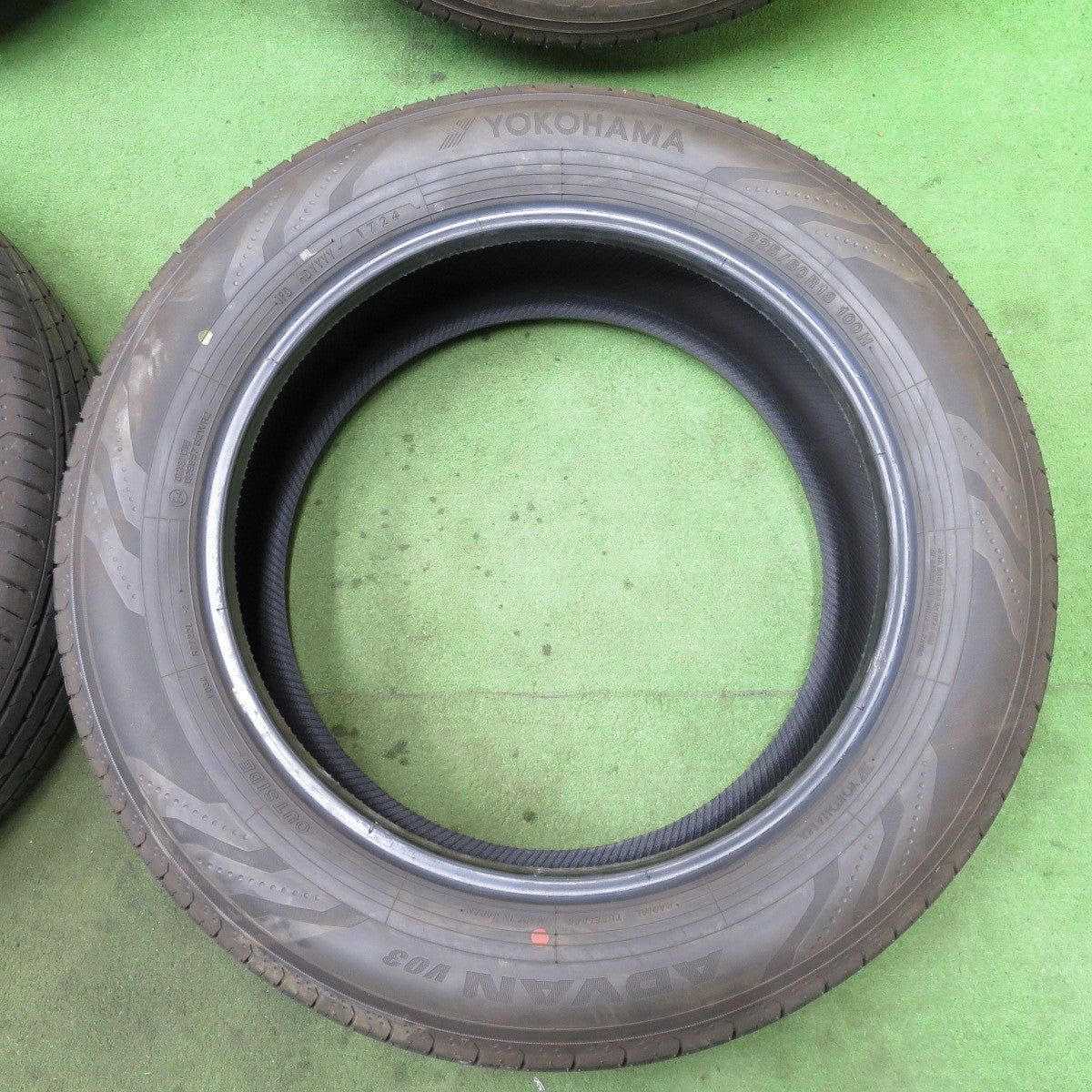 超バリ溝！24年！ほぼ10分★225/60R18 ヨコハマ アドバン V03 タイヤ 18インチ 40系 アルファード ヴェルファイア レクサスNX ハリアー RAV4 等★6022303NGノタ