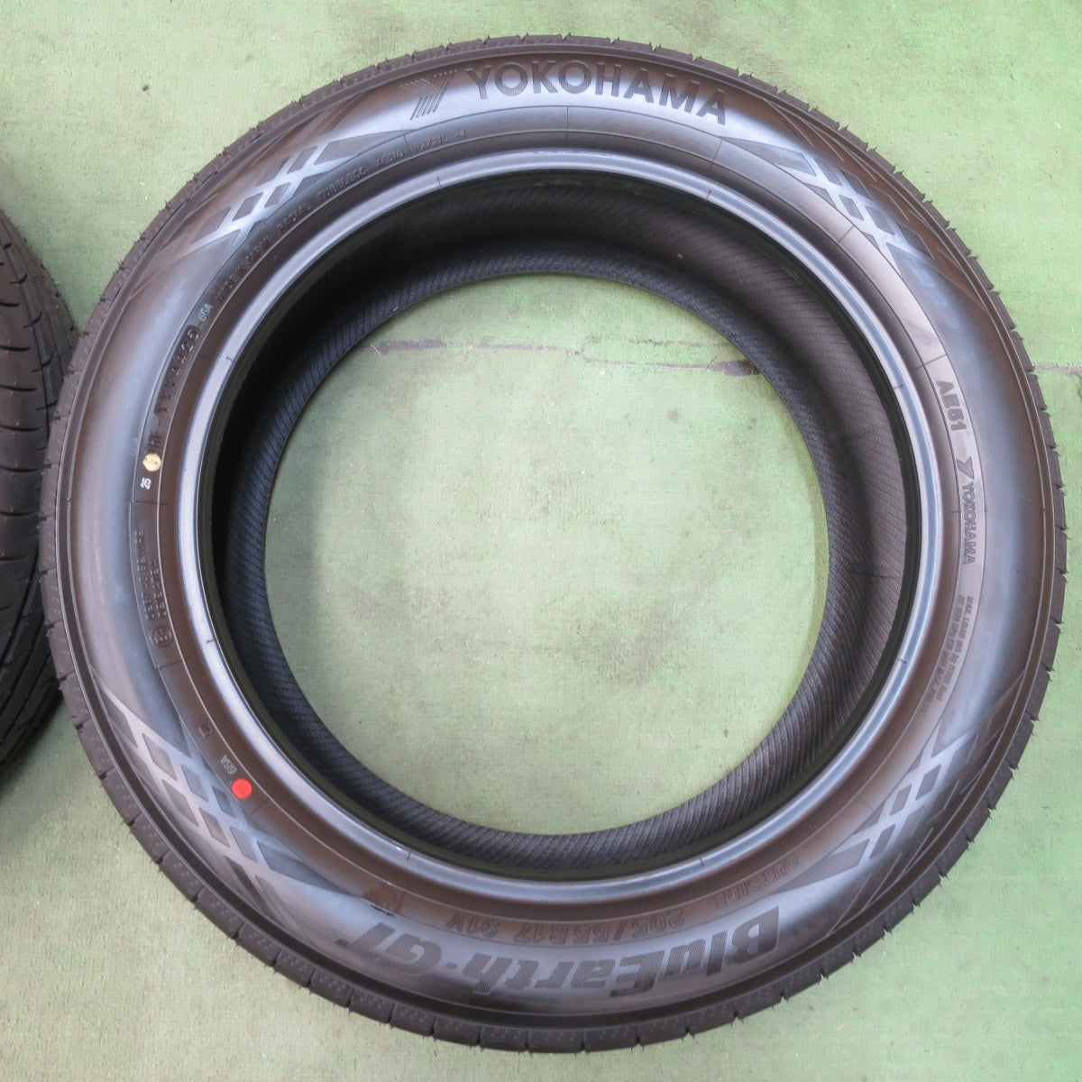 新車外し！25年★205/55R17 ヨコハマ BluEarth-GT AE51 ブルーアース 17インチ タイヤ ノア ヴォクシー ステップワゴン 等★5122609イノタ