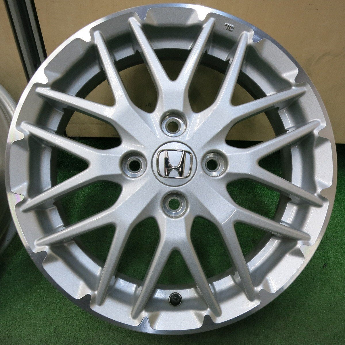 キレイ★ホンダ N-BOX カスタム 純正 ホイール 15インチ 15×4.5J NBOX Nボックス PCD100/4H★5030707SYホ