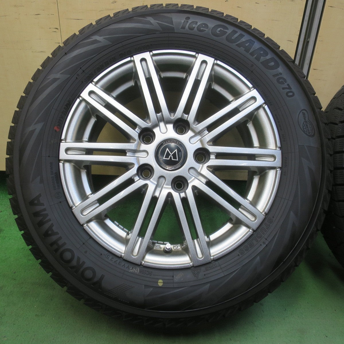 バリ溝！25年！キレイ！ほぼ10分★スタッドレス 195/65R15 ヨコハマ アイスガード iG70 MANARAY マナレイ 15インチ PCD114.3/5H★6041405イス