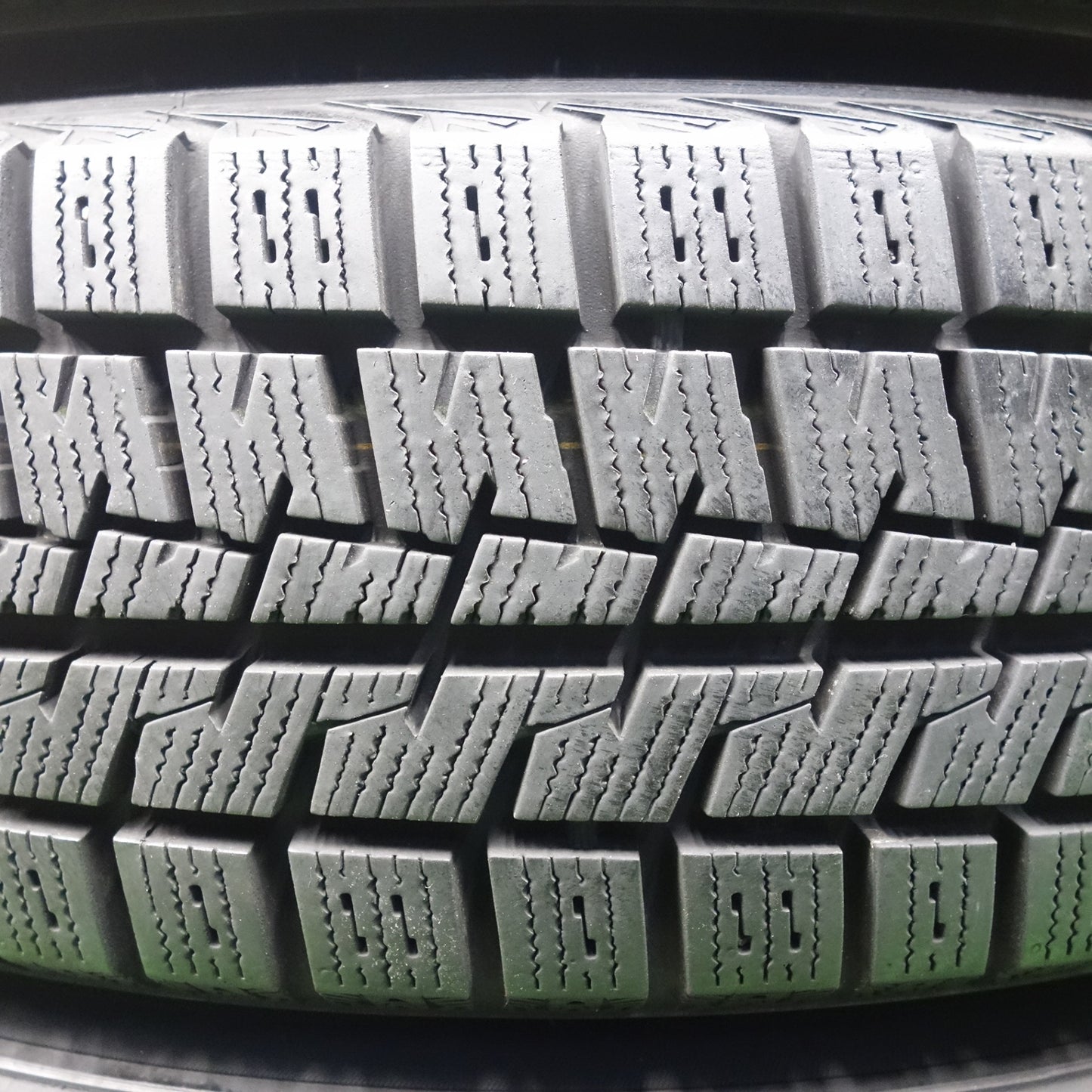 バリ溝！24年！キレイ！ほぼ10分★スタッドレス 155/65R14 クムホ WINTERCRAFT ice Wi61 QRASIZ VS6 クレイシズ 14インチ PCD100/4H★5122802KTス