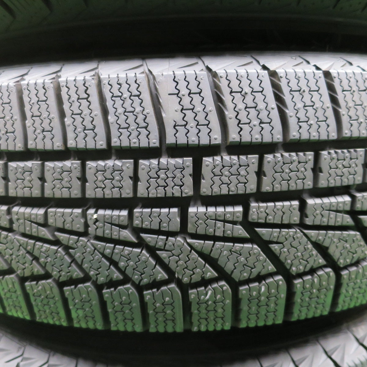 超バリ溝！24年！キレイ！ほぼ10分★スタッドレス 175/70R14 ハンコック ウインター アイセプト IZ2A ravrion selzer ラブリオン 14インチ PCD100/4H★5120503NKス