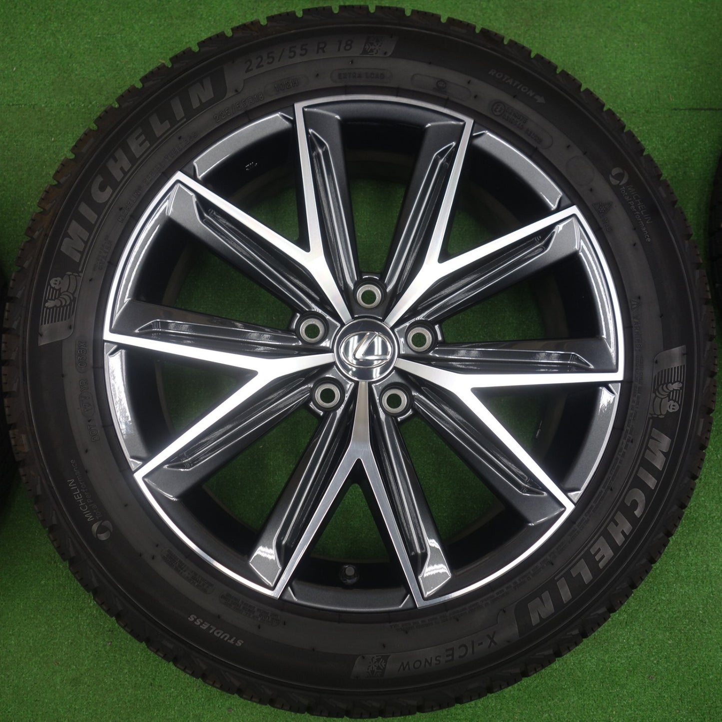 超バリ溝！24年！キレイ！9.5分以上★レクサス LBX Cool 純正 225/55R18 スタッドレス ミシュラン X-ICE SNOW 18インチ クール PCD114.3/5H★6041302KTス