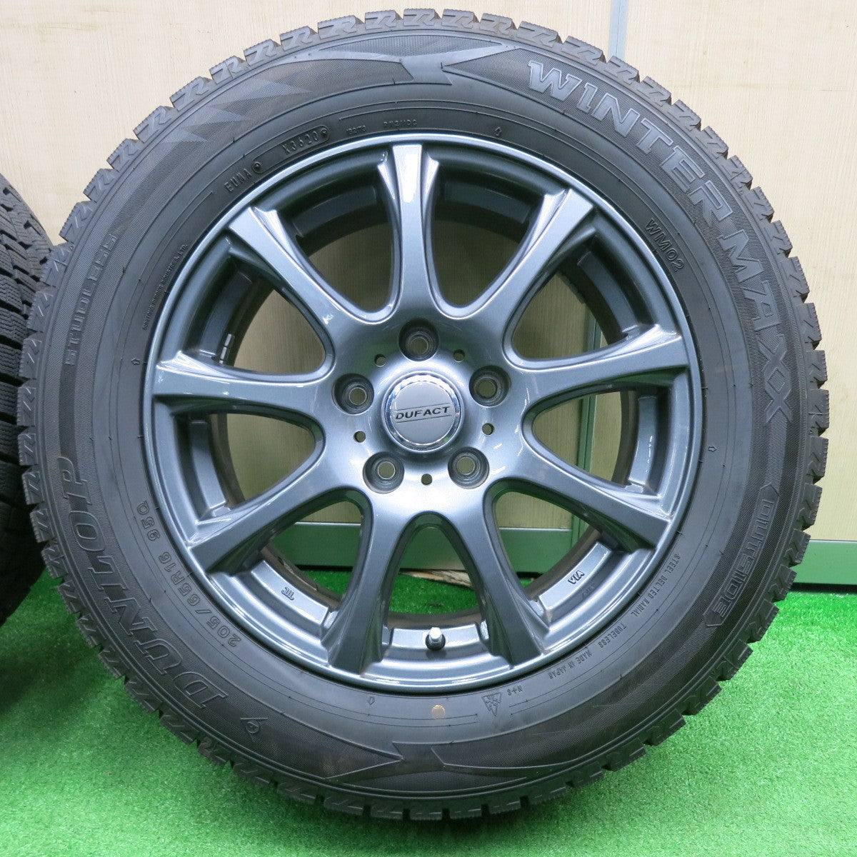 [送料無料] バリ溝！20年！キレイ！9.5分以上★スタッドレス 205/65R16 ダンロップ ウインターマックス WM02 DUFACT デュファクト 16インチ PCD114.3/5H★4111402NJス