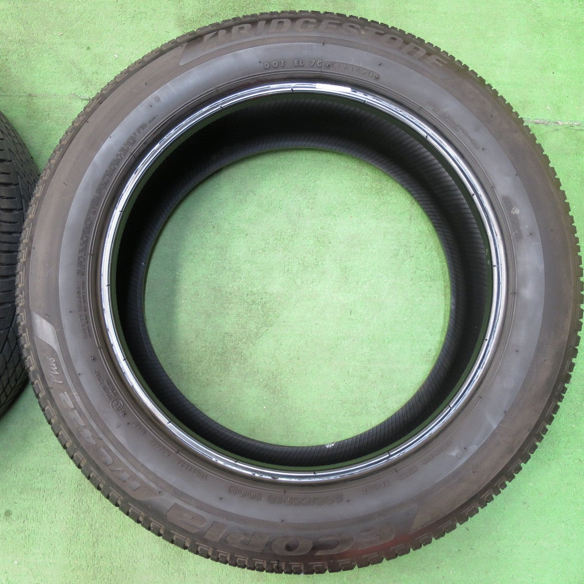 [送料無料] バリ溝！9.5分以上★235/55R18 ブリヂストン エコピア H/L 422 プラス タイヤ 18インチ NX ハリアー RAV4 ヴァンガード 等★5010814イノタ