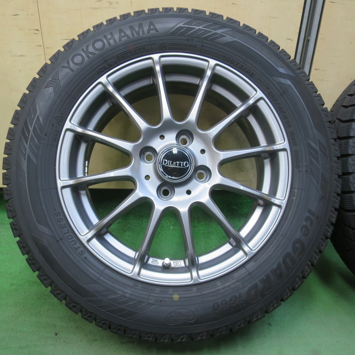 バリ溝！22年！キレイ！9.5分★スタッドレス 185/65R15 ヨコハマ アイスガード iG60 DILETTO ディレット 15インチ PCD100/4H★6033102イス