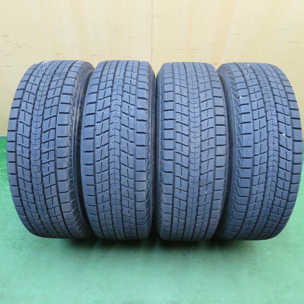 ほぼ未使用！23年！キレイ★スタッドレス 225/65R17 ダンロップ ウインターマックス  SJ8 Exceeder エクシーダー 17インチ PCD114.3/5H★6022504NJス