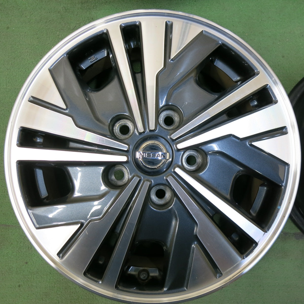 キレイ★日産 C27 セレナ 純正 ホイール 15インチ 15×5.5J PCD114.3/5H★5051312SYホ