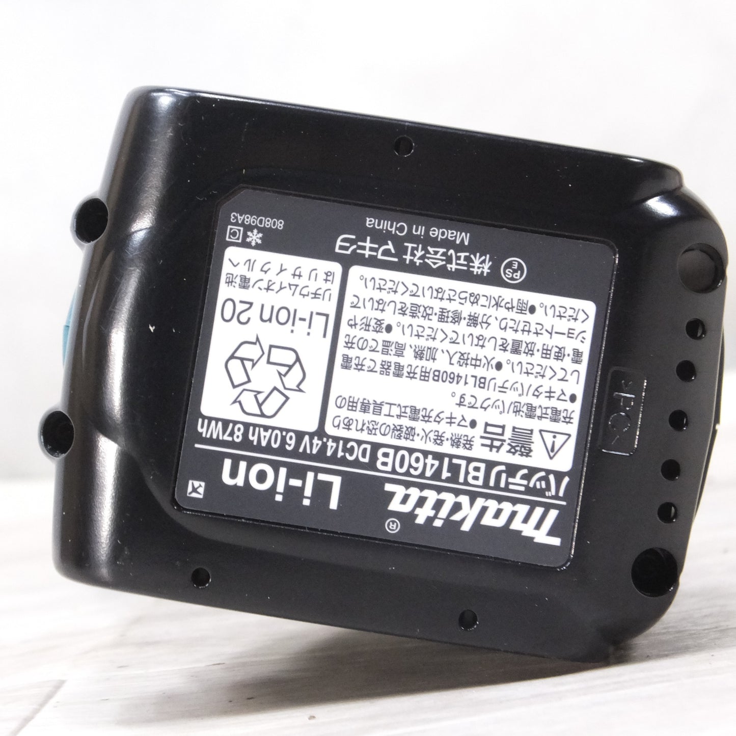 [送料無料] キレイ◆マキタ 充電式 ディスク グラインダ 100mm 14.4V GA403DN バッテリー 充電器 ケース 付き 電動 工具◆
