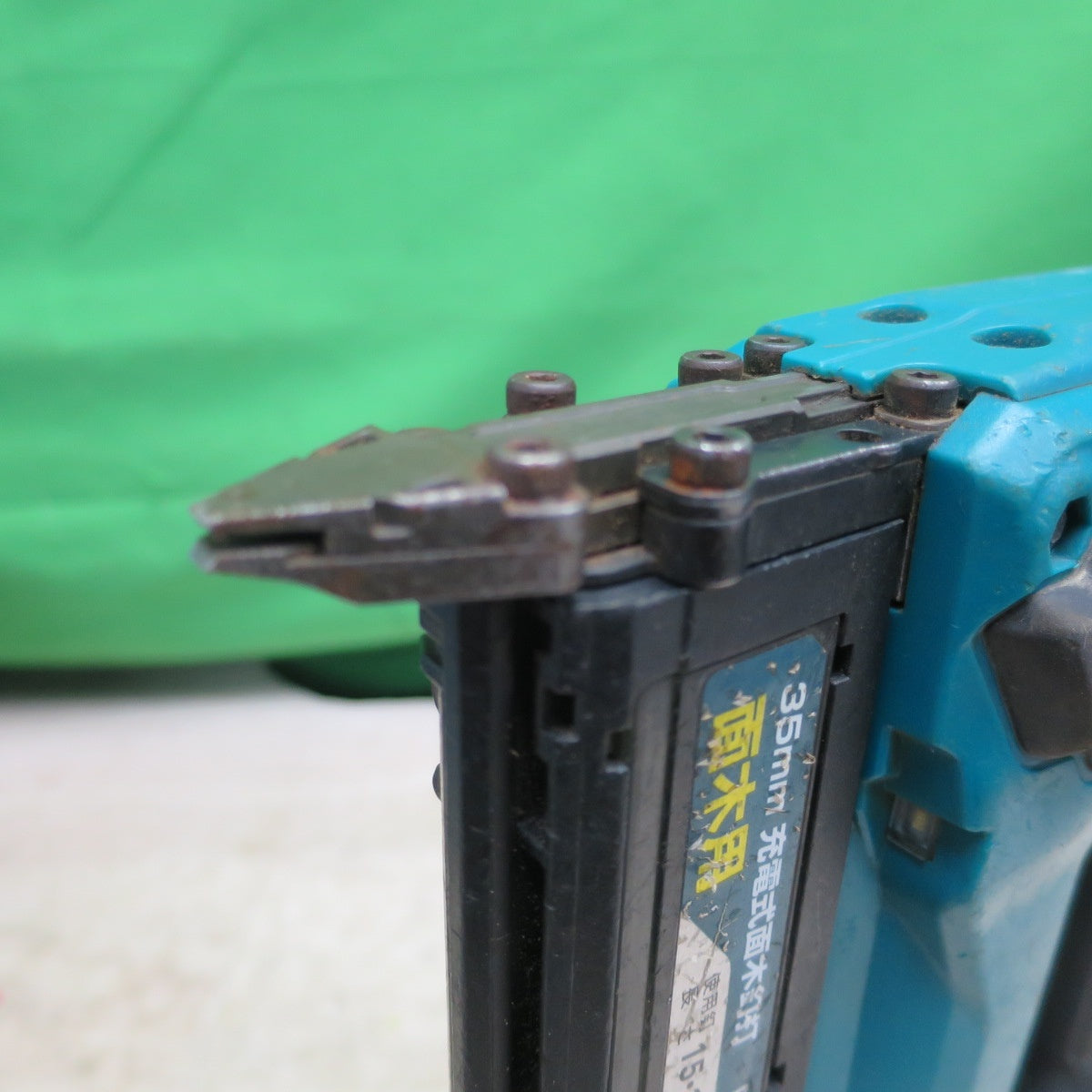 [送料無料] 付属品付き☆マキタ 充電式 面木 釘打 35mm 18V FN350DZK  ケース 充電器 ネイル 付き フィニッシュネイラ 釘打ち機 釘打機 電動 工具☆