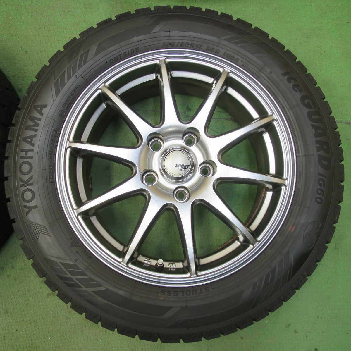 バリ溝！23年！キレイ！ほぼ10分★スタッドレス 205/60R16 ヨコハマ アイスガード iG60 SPORT ABELIA スポルト アベリア 16インチ PCD114.3/5H★5092001イス