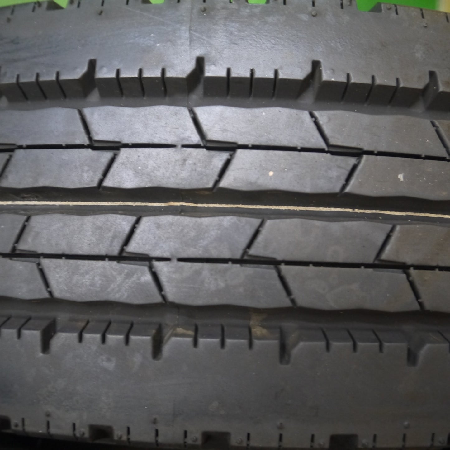 [送料無料] バリ溝！23年！9.5分！2本★トラック タイヤ 195/75R15 109/107N ダンロップ エナセーブ SPLT50 M 15インチ★5010603Hノタ